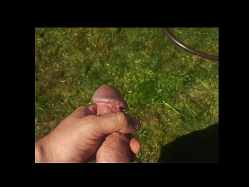 ❤️ Hot hottie ökölbe szorította a rózsaszín punciját, és egy spriccelővel elélvezett a nyári kertben ❤❌ Szex videó at hu.pornokey.ru ️❤